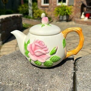 VINTAGE~TELEFLORA TEAPOT~PINK ROSEBUD KNOB~PINK ROSES~GREEN LEAVES~VERY NICE~G11